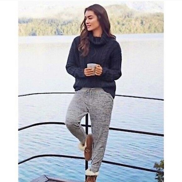 Athleta Blue Merino Wool Oversize Chunky Fisherman Turtleneck Sweater Large - Picture 1 of 5